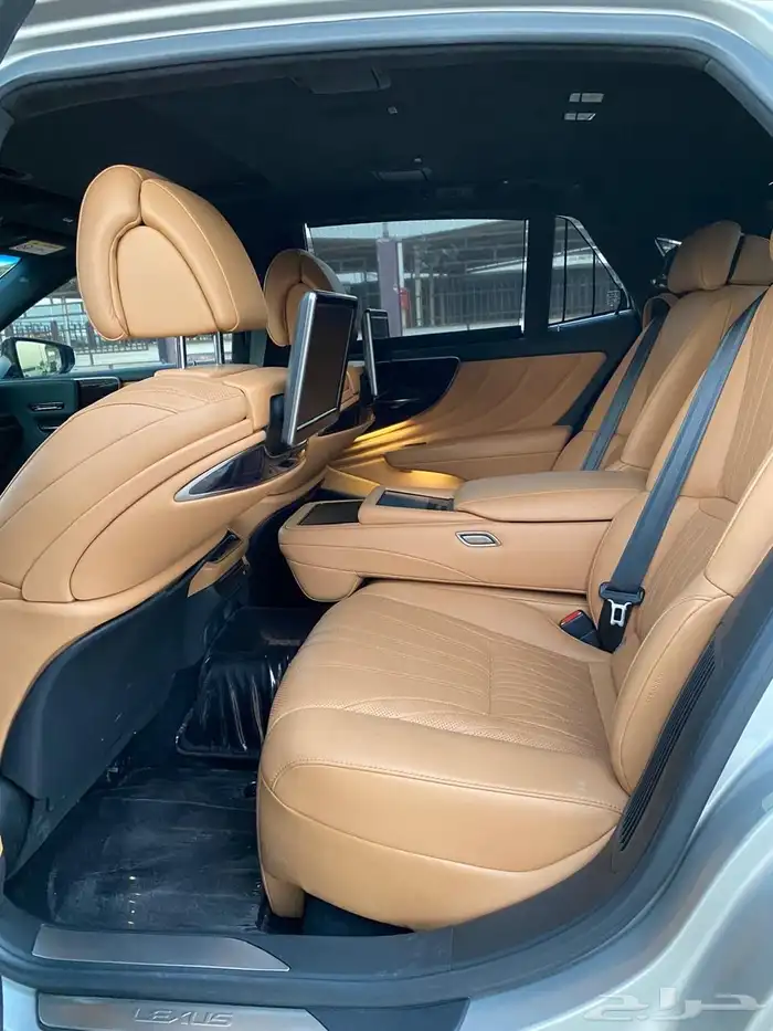 لكزس LS 500 2023 9