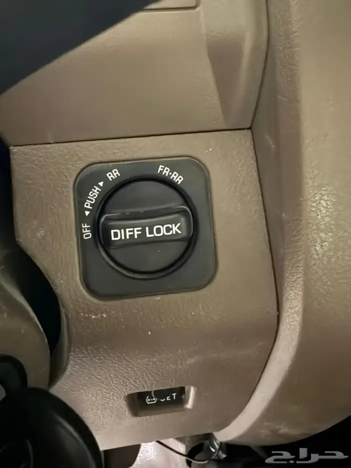 تويوتا ربع بريمي مخزن 20