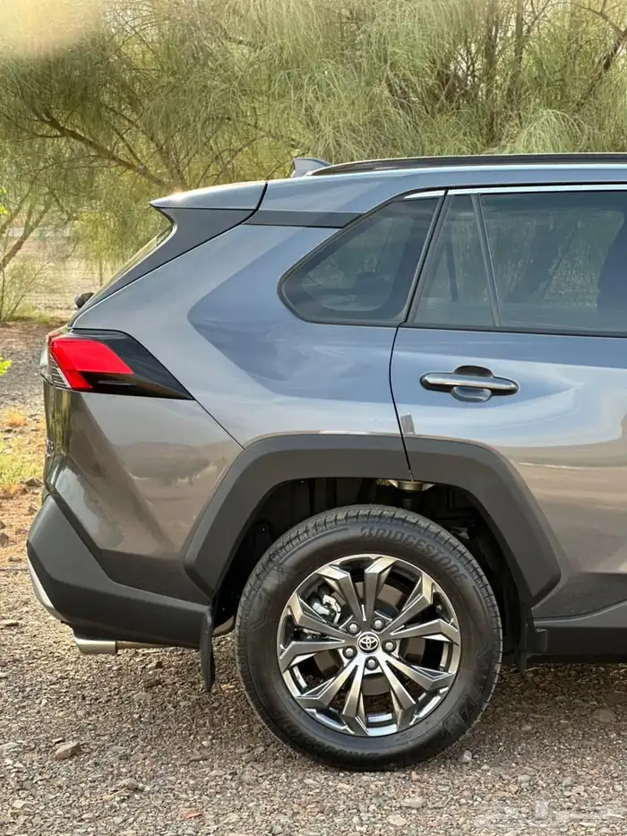 للبيع راف فور 2023 ادفنشر   اعلى فئة العداد 16 الف فقط 2