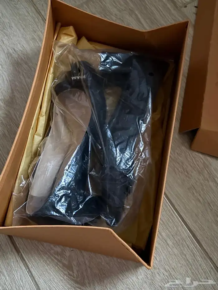 كعب برادا وكعب ديور مستعمل 0