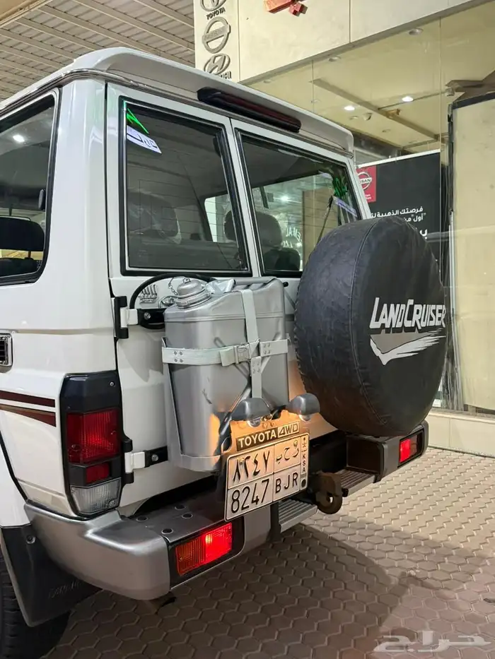 تويوتا ربع بريمي مخزن 8