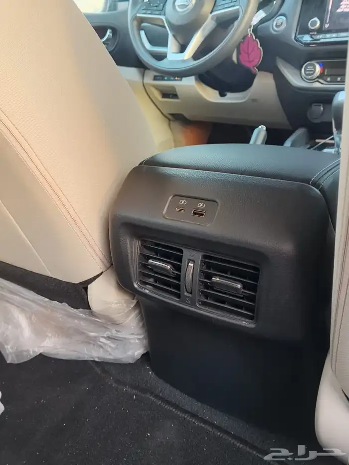 للبيع سيارتين تويوتا ونيسان جديده 25