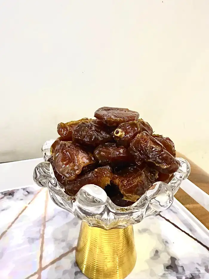 تمر للبيع انتاج هذي السنه وسعر مميز 0