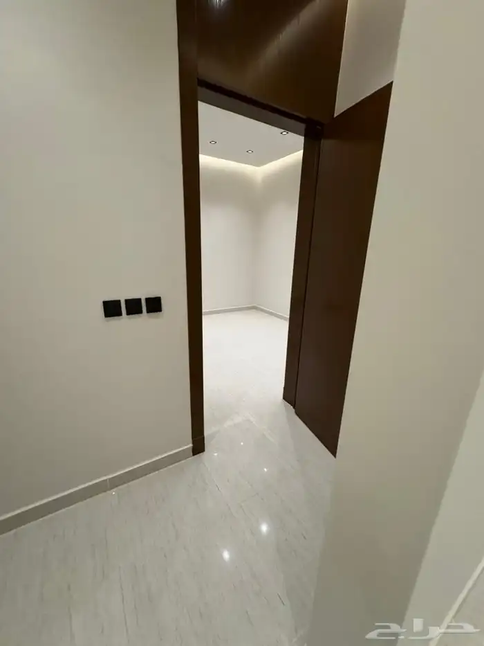 للبيع شقة من فلة الرياض حي البيان 400.000 3