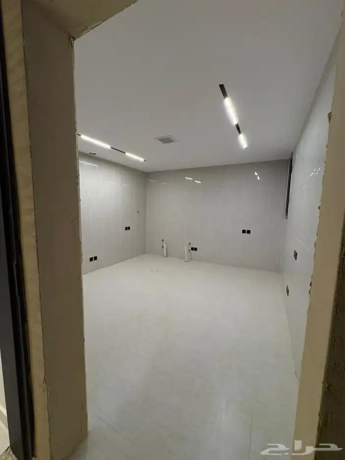 للبيع شقة من فلة الرياض حي البيان 400.000 1