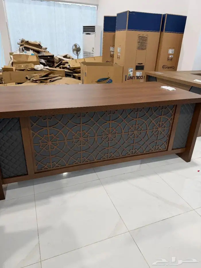 مكتب مكتب وخزانة وكراسي بتصميم فاخر 21
