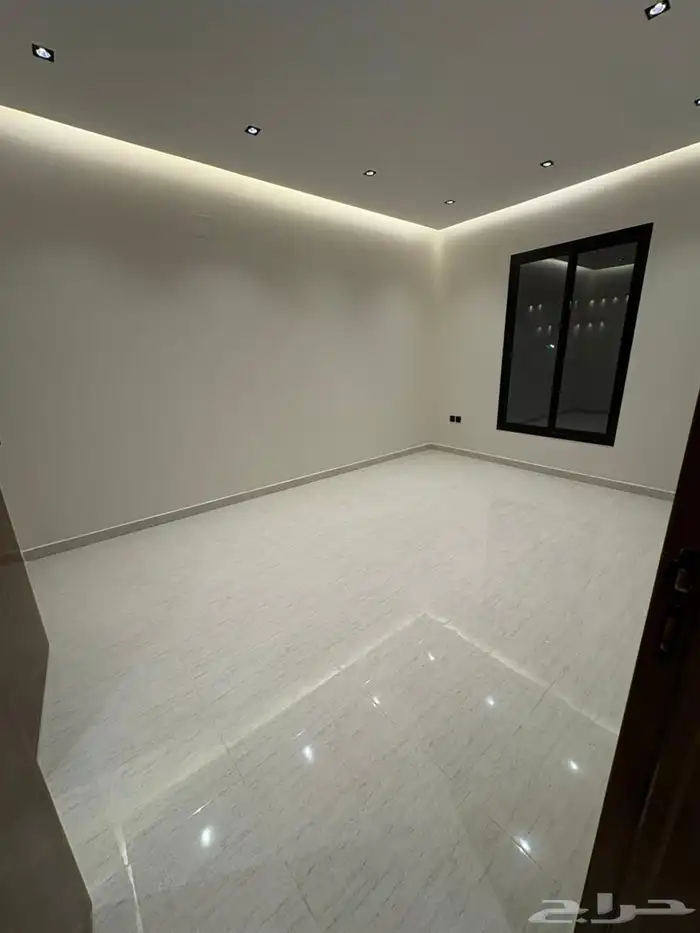 للبيع دور فوق الأرضي الرياض حي البيان 900.000 3