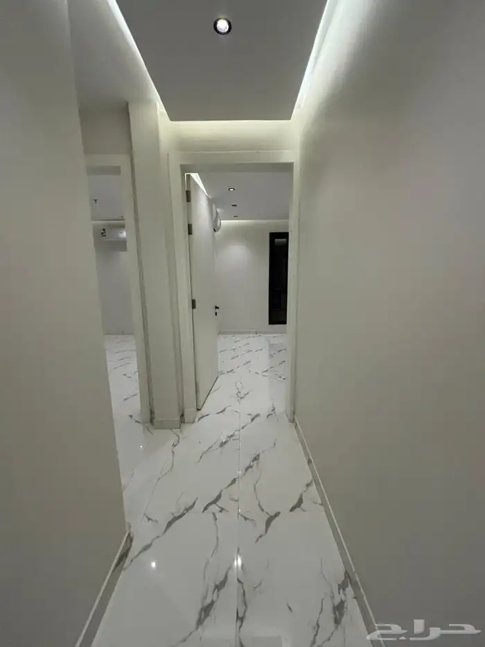 شقة جديده تطل على البحر للايجار 7