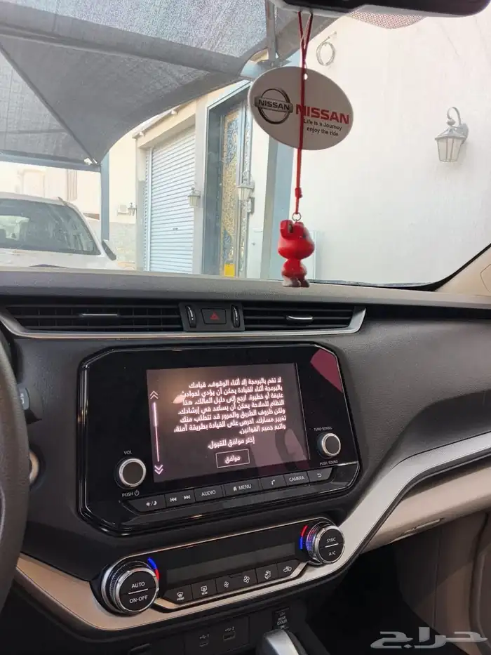 للبيع سيارتين تويوتا ونيسان جديده 12