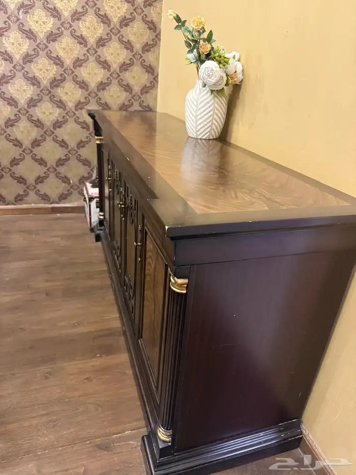 طاولة طعام وملحقاتها للبيع 12 كرسي طاوله عدد البوفيه 2 0