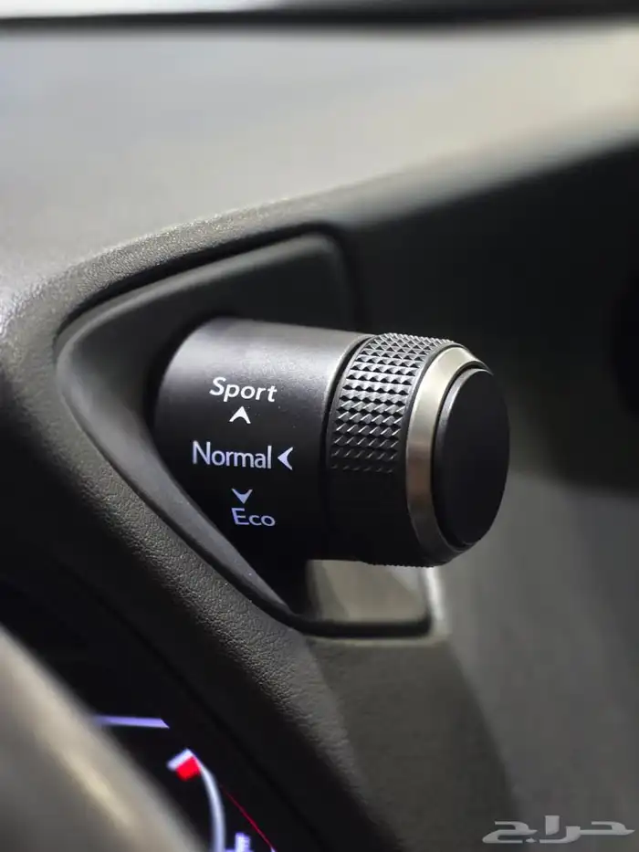 لكزس UX200 موديل 2020 بحاله الوكاله 19