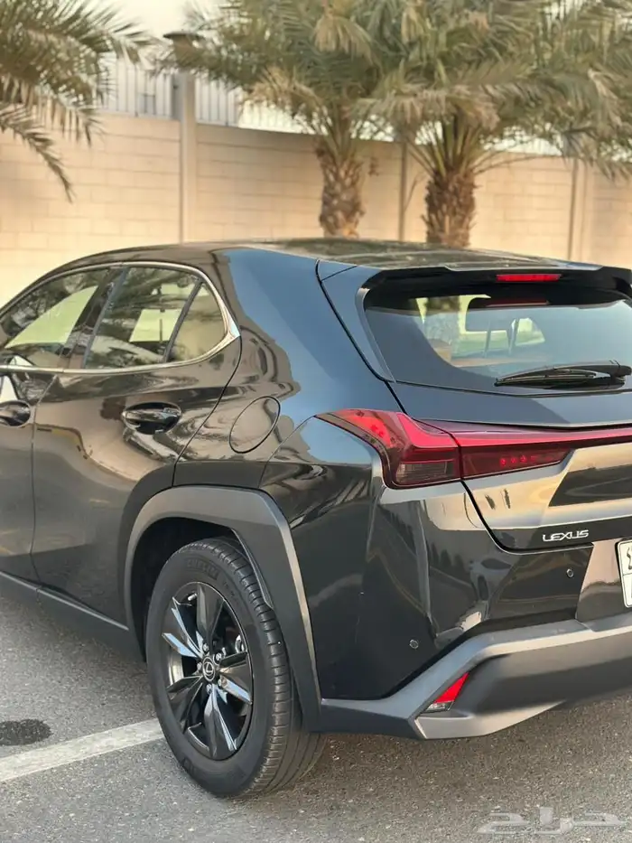 لكزس UX200 2023 12