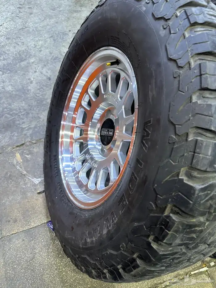 جنوط رانجلر ميثود نيكل معا كفرات نص حجري مقاس 285 70 17 7