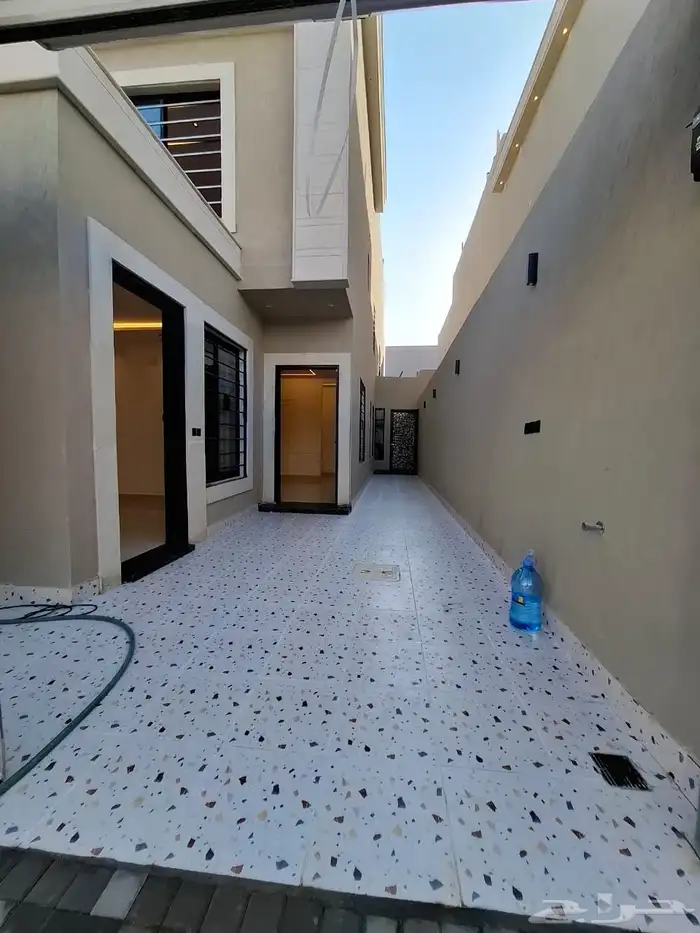 دور أرضي   دور علوي مع شقه حي بدر المزيني 1