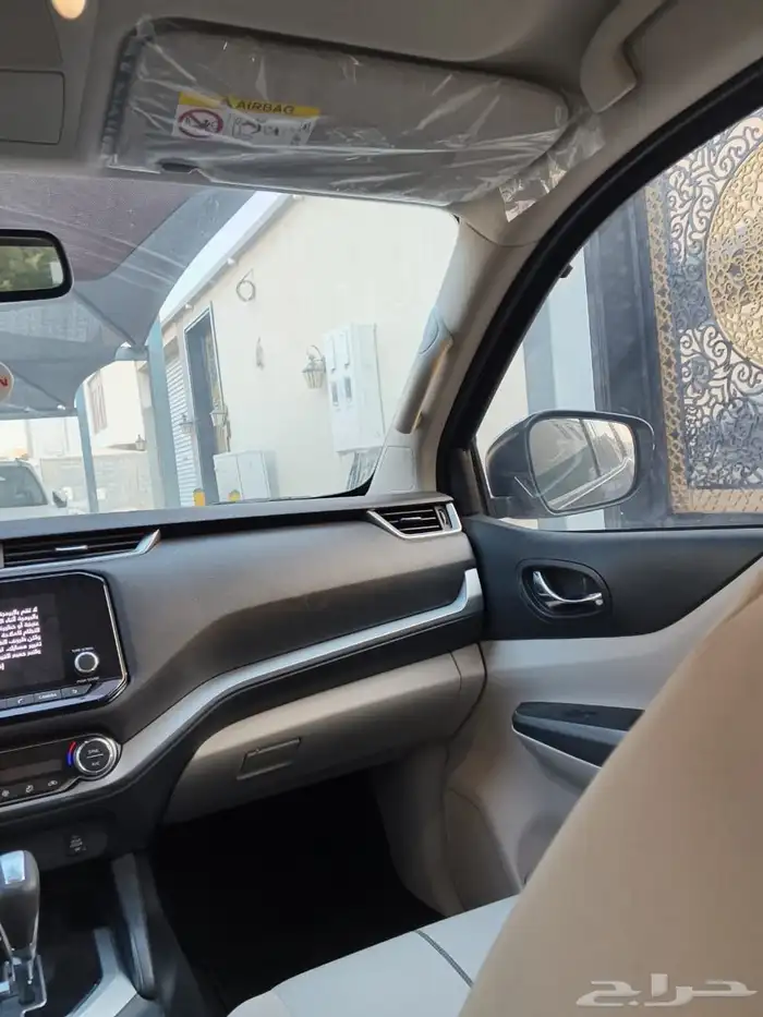 للبيع سيارتين تويوتا ونيسان جديده 16