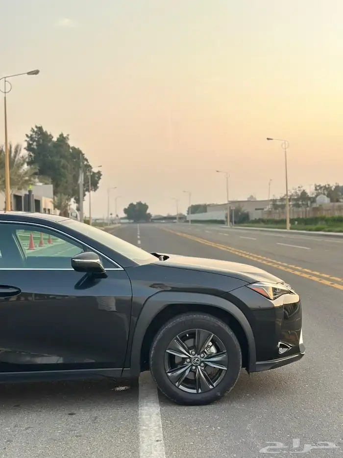 لكزس UX200 2023 5