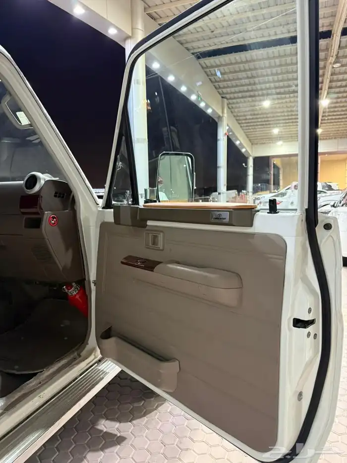 تويوتا ربع بريمي مخزن 22