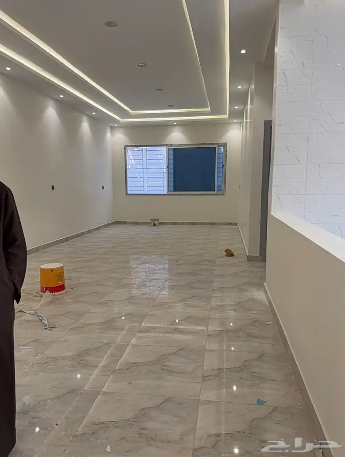 للايجار مكاتب اداريه في حي الافق 6