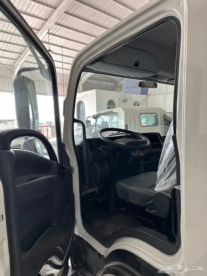 ايسوزو 7.5 طن FRR شاصيه 6.80م موديل 2025 8