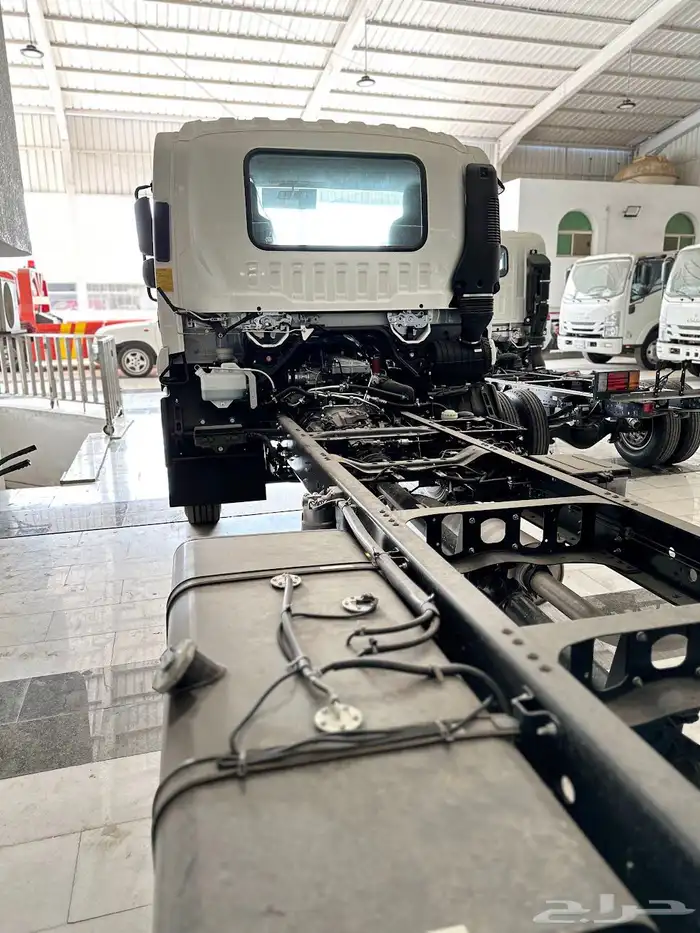 ايسوزو 7.5 طن FRR شاصيه 6.80م موديل 2025 5