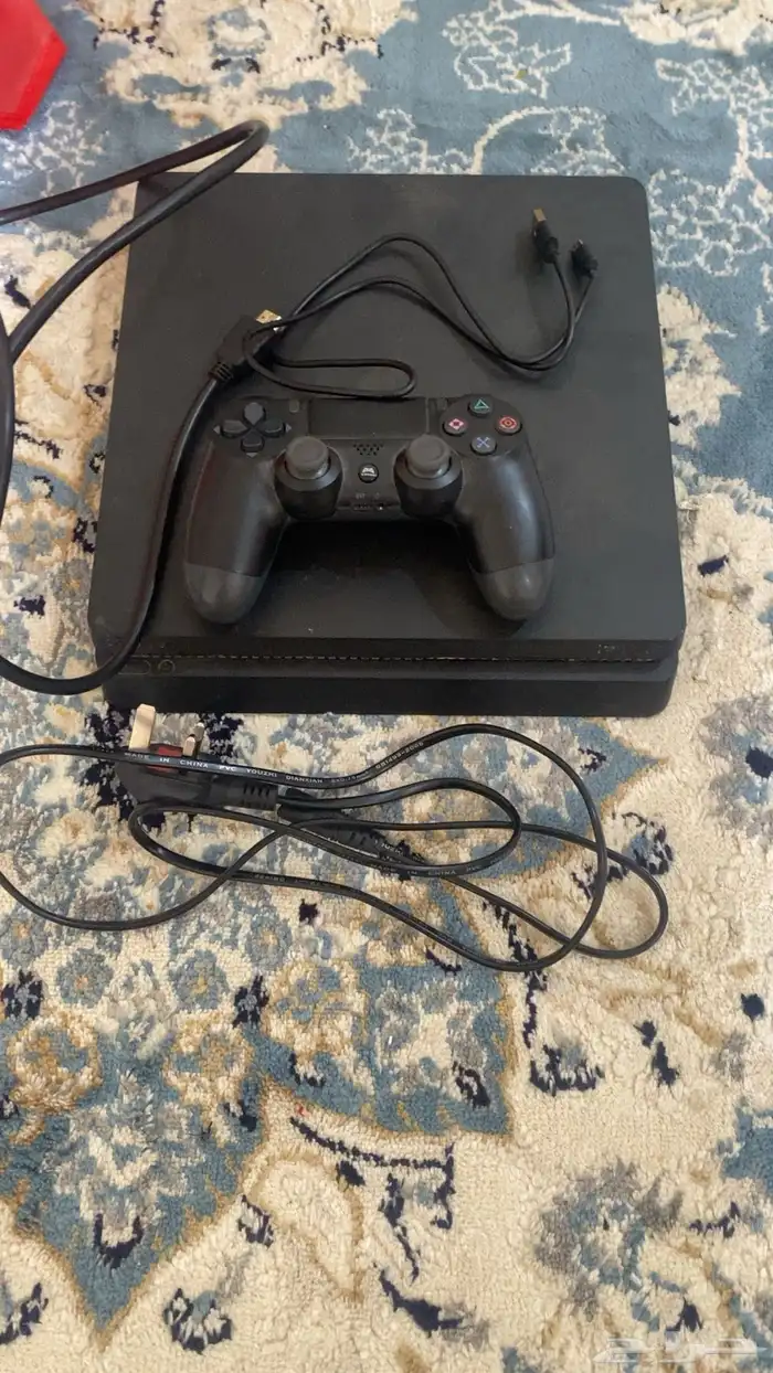 سوني  فور شبه جديد نضيف بالحيل بس يبي له هاردسك هو شغال 6