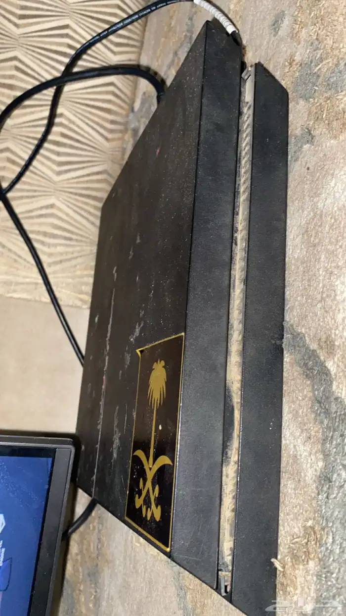 سوني 4 وشاشة و سماعة للبيع 4