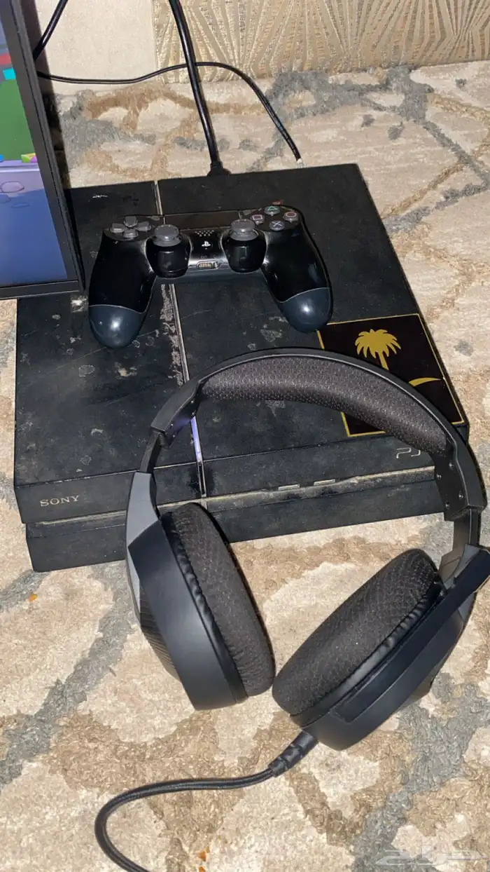 سوني 4 وشاشة و سماعة للبيع 1
