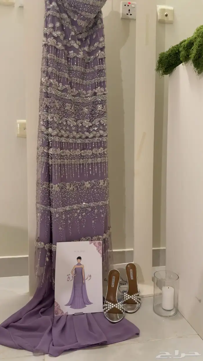 اللبس يوم سعر الشراء 1000 البيع 600 مقاس M  وشاح طول مترين 1