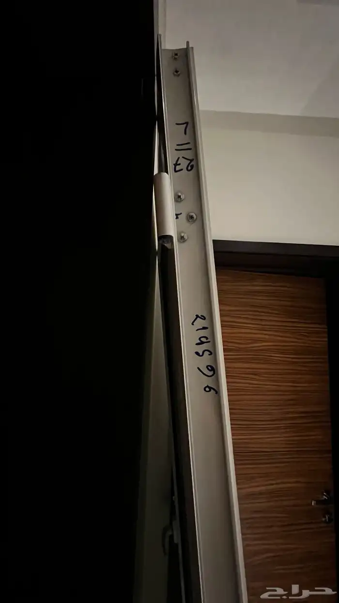 باب ألمنيوم للبيع 1