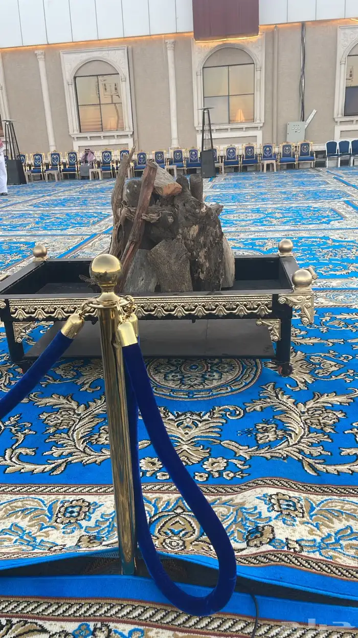 فرش وزل ملكي وكراسي ملكي جديد ومستخدم للايجار 16