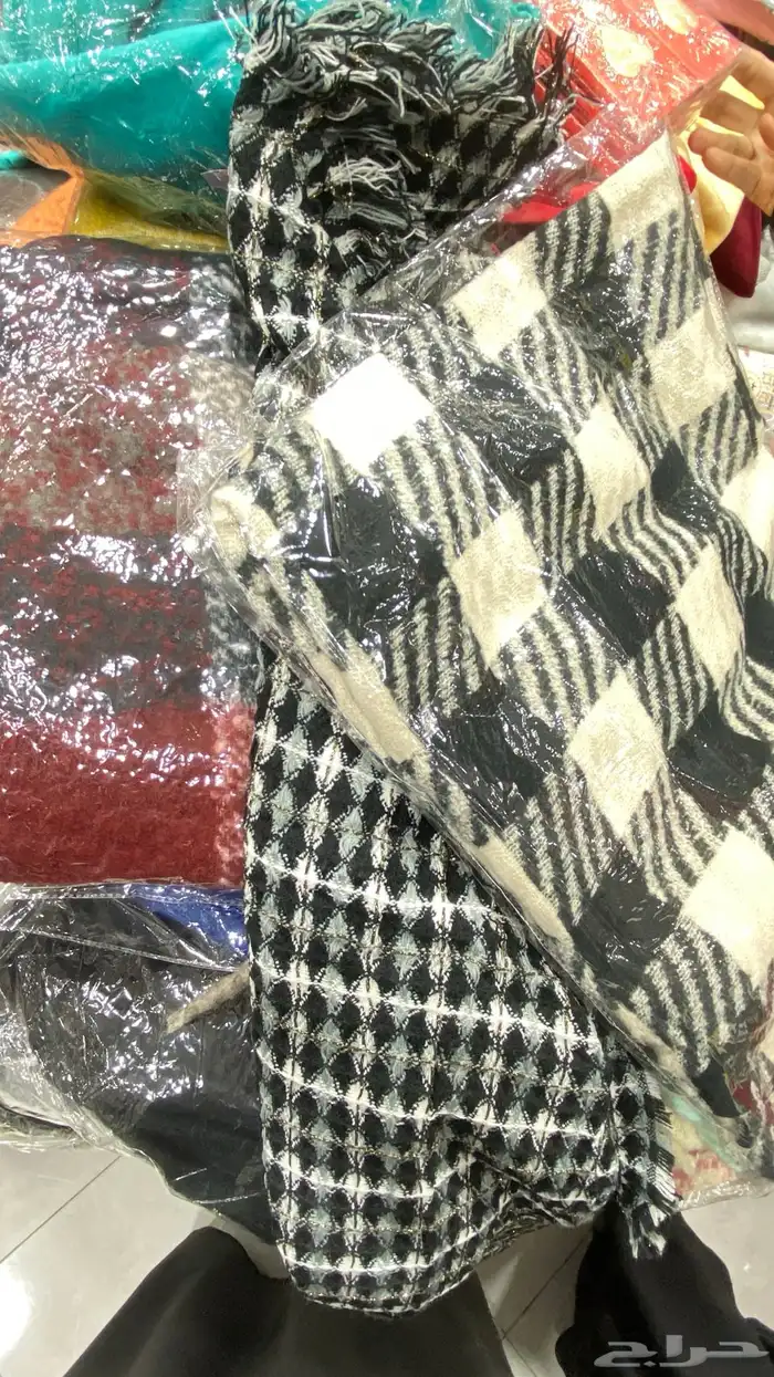 للبيع على 25 واللي يطلب خمس حبات على عشرين يصير له 6