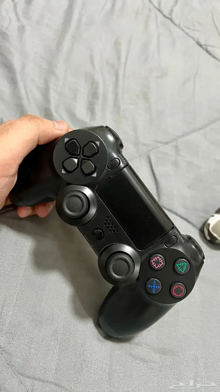 PlayStation 4 slim in excellent condition with 11 cds new 18