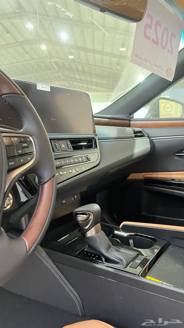 لكزس ES350 فئة CC بانوراما بريمي 2025 تشغيل عن بعد 8