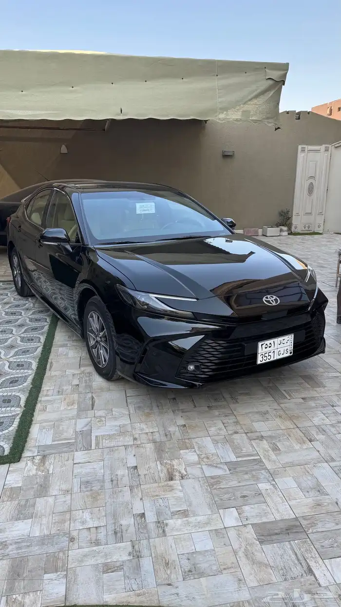 كامري 2025 اسود ستاندر اصفار . 1
