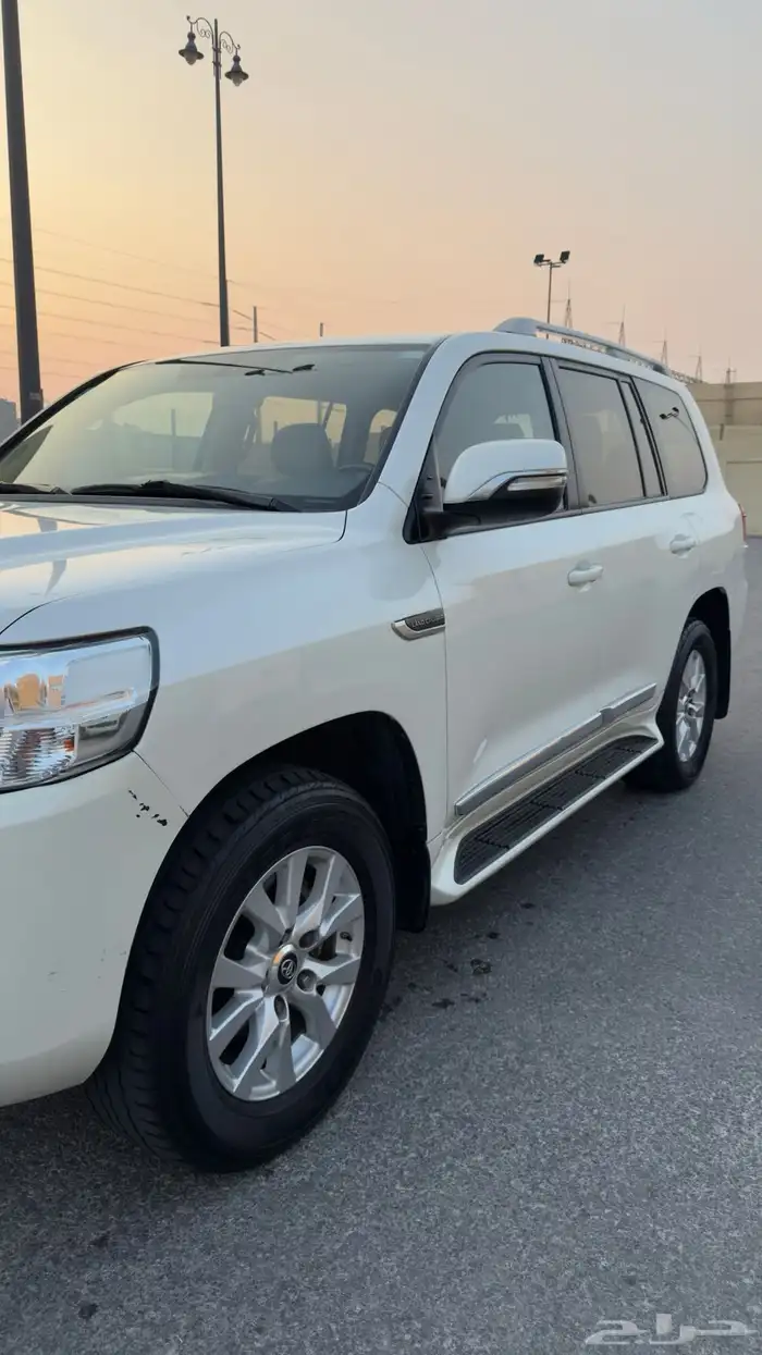 جيب لاندكروزر 2021 GXR دبل 6 سلندر نظيف 4