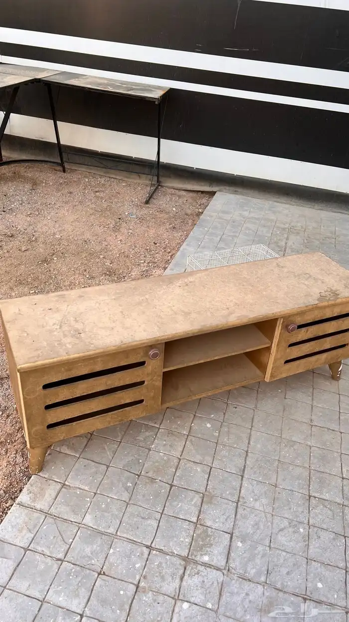 طاولة تلفزيون وسيكل وطاولة قيمنق وسرير 1