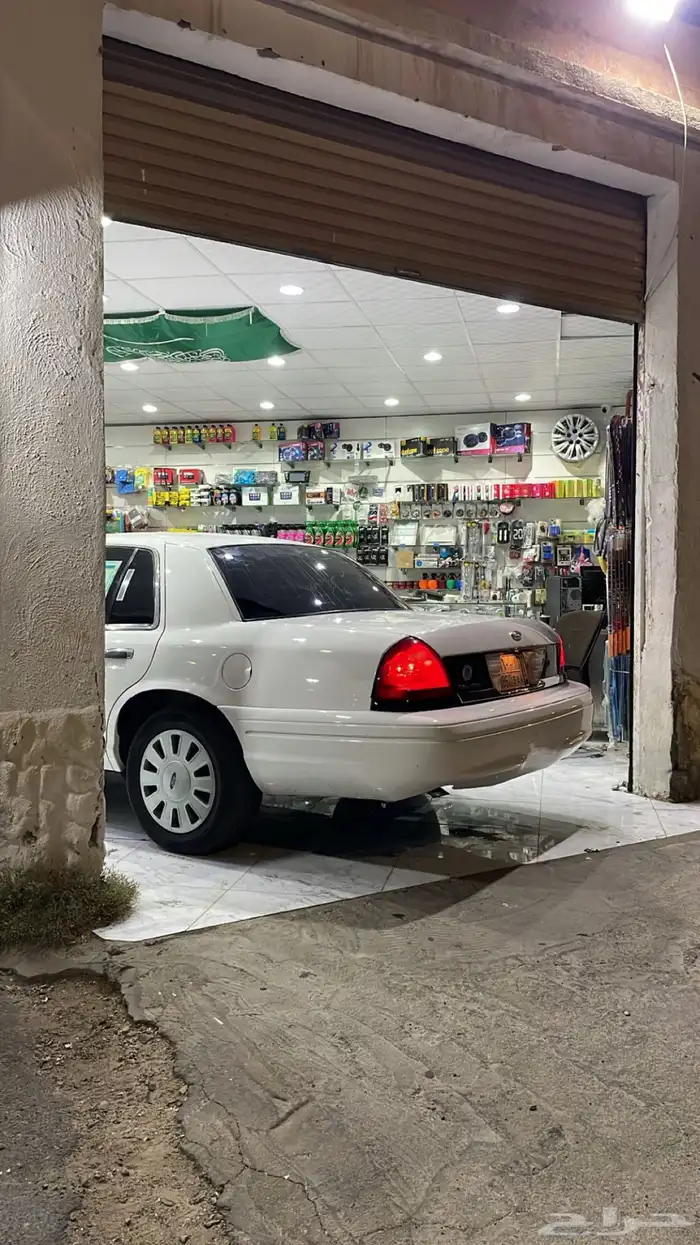 فورد فكتوريا بوليسي 2009 3