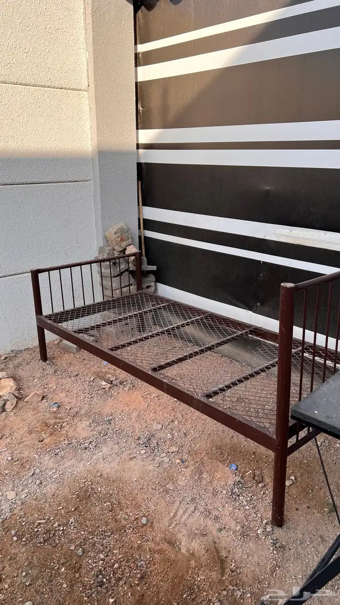 طاولة تلفزيون وسيكل وطاولة قيمنق وسرير 0