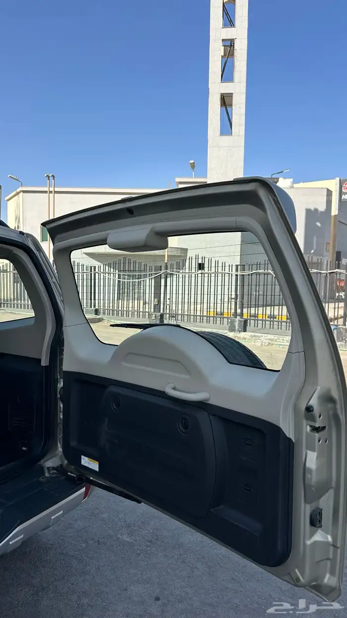 للبيع ربع باجيرو 2016 مخزن نظيف جدا وكاله 7