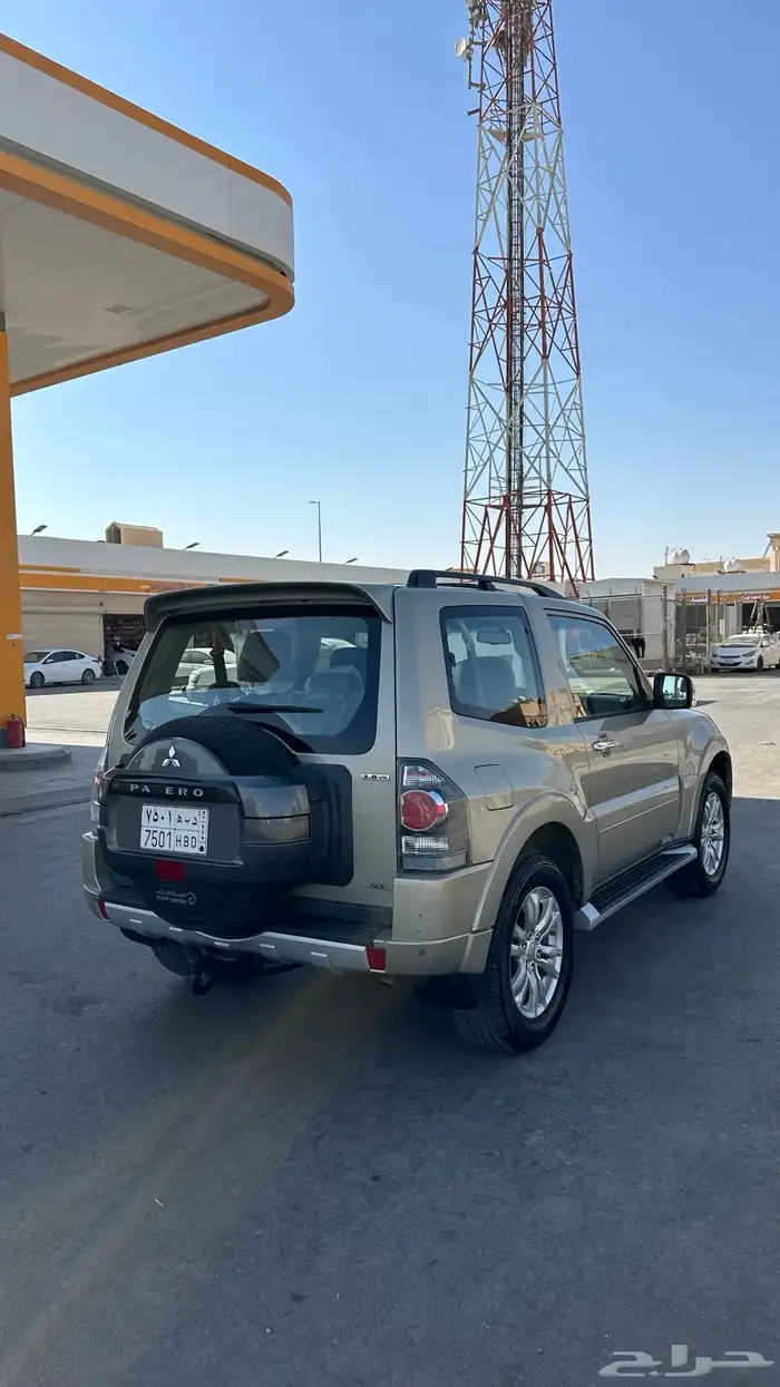 للبيع ربع باجيرو 2016 مخزن نظيف جدا وكاله 5