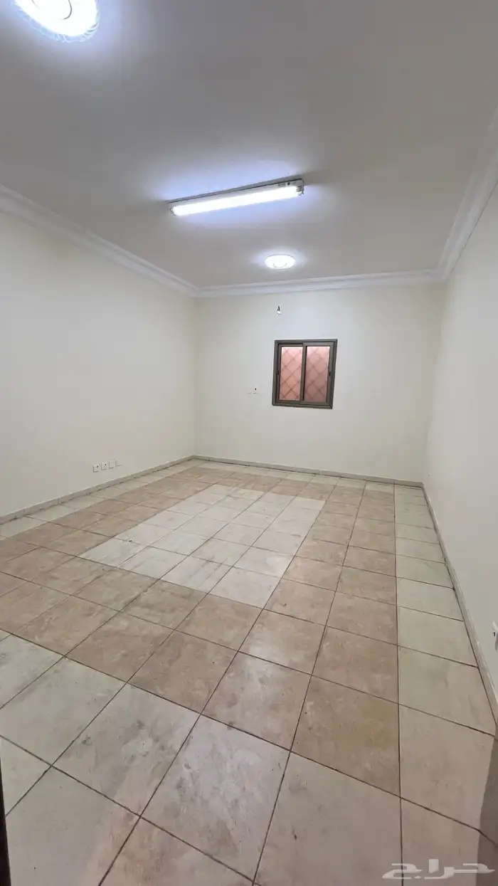 شقه ارضيه للايجار بالدمام 1