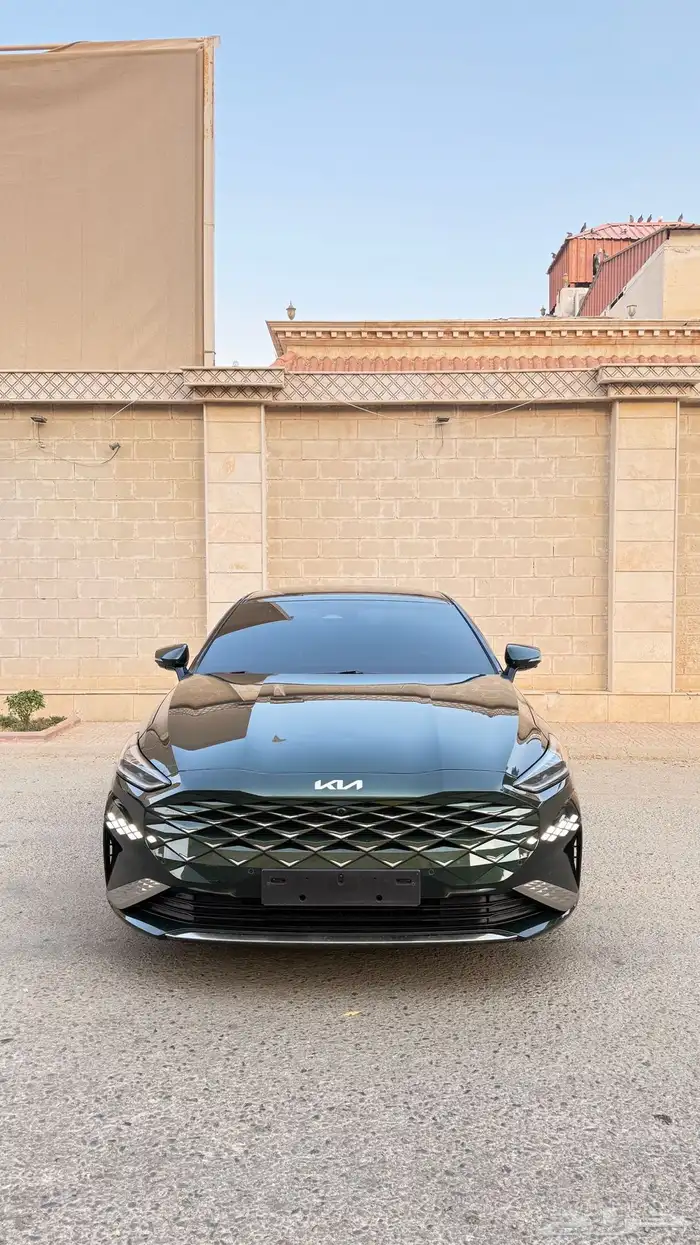 كيا K8 2023 ( بنزين) v6 فل كامل بحالة الوكالة 0