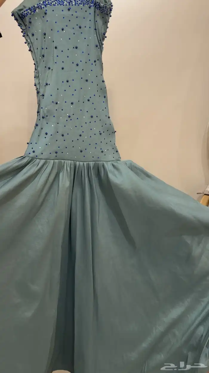 فستان للبيع لبسه وحده 2