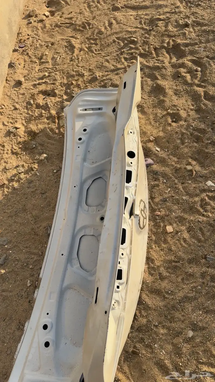 شنطه كامري وصدام امامي شبك اسود كامري2019 1