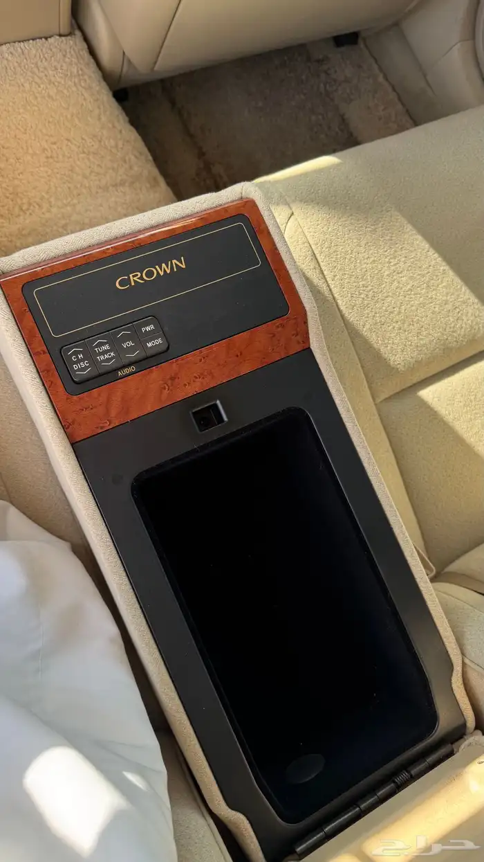 تويوتا كراون 24