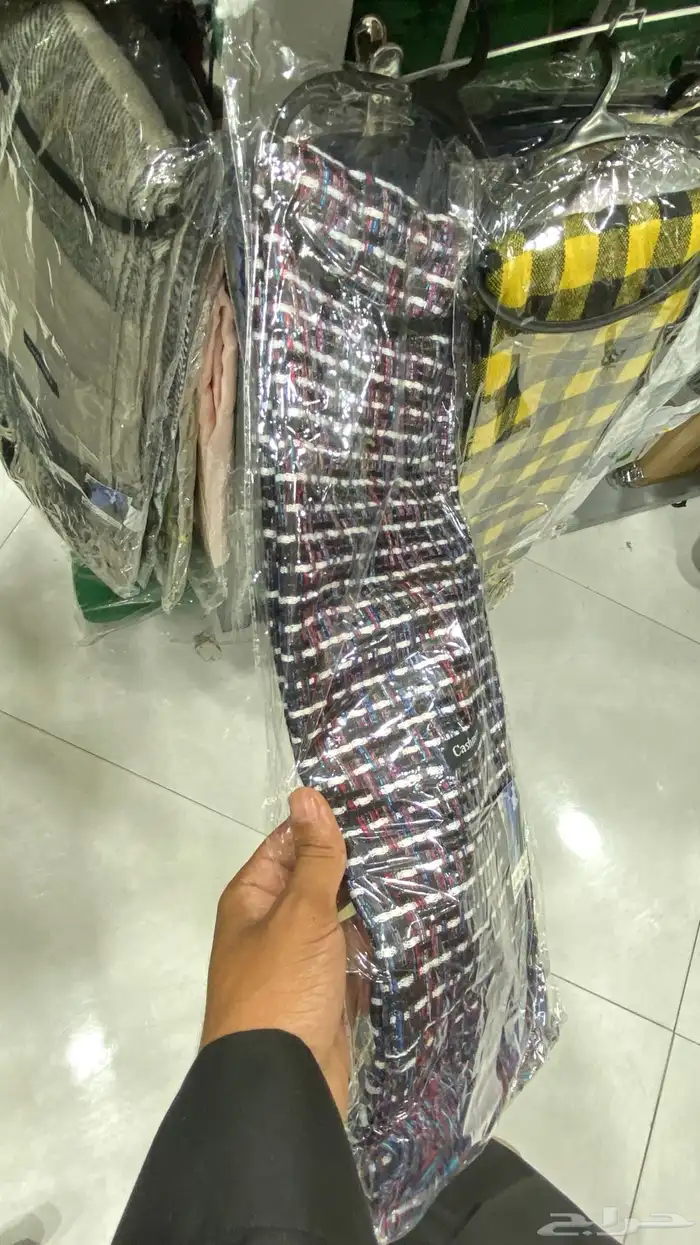 للبيع على 25 واللي يطلب خمس حبات على عشرين يصير له 7