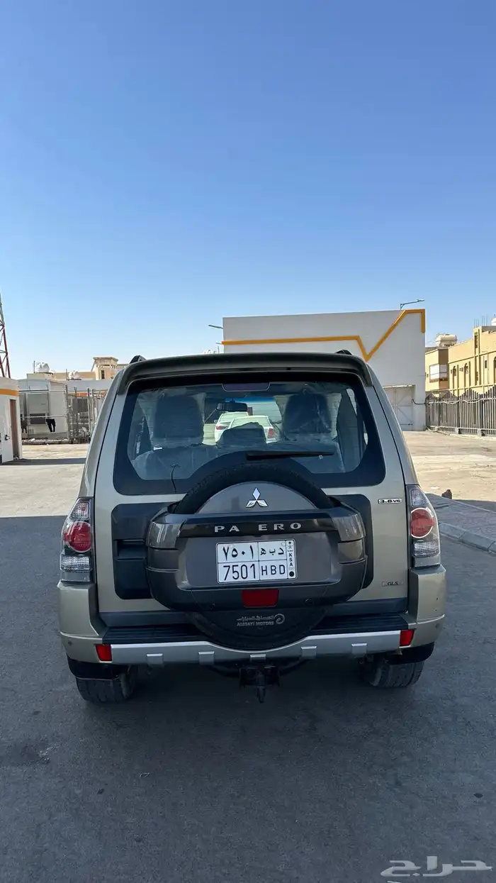 للبيع ربع باجيرو 2016 مخزن نظيف جدا وكاله 4