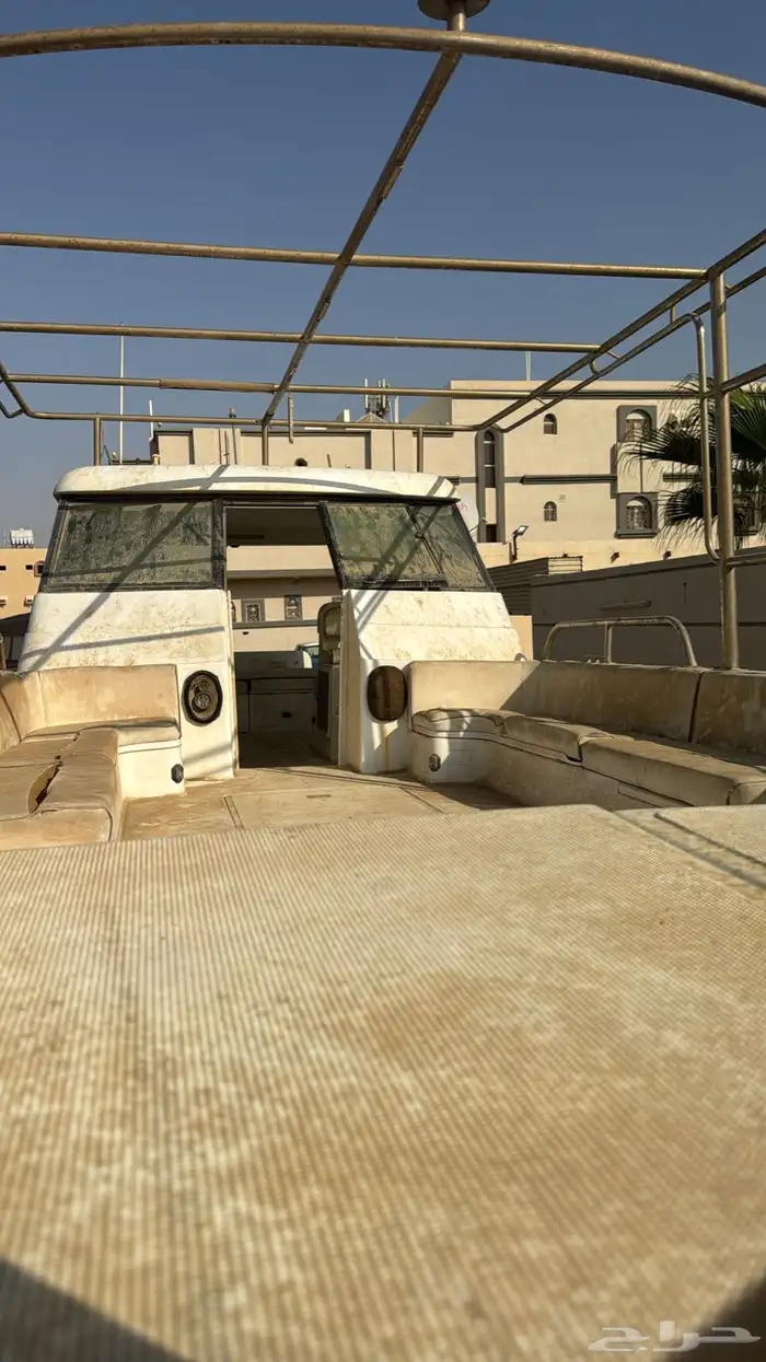 للبيع قارب قولف كرفت 33 قدم قدح فقط 5