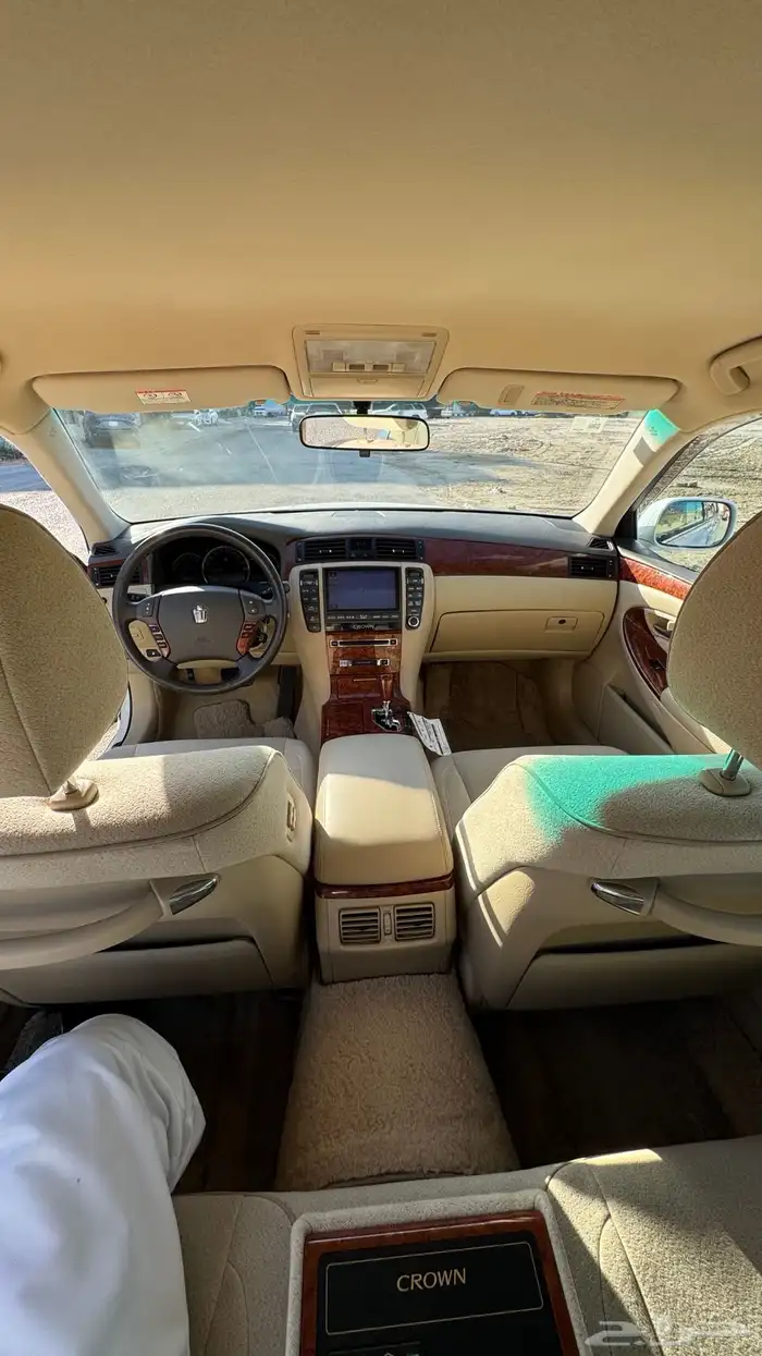 تويوتا كراون 19