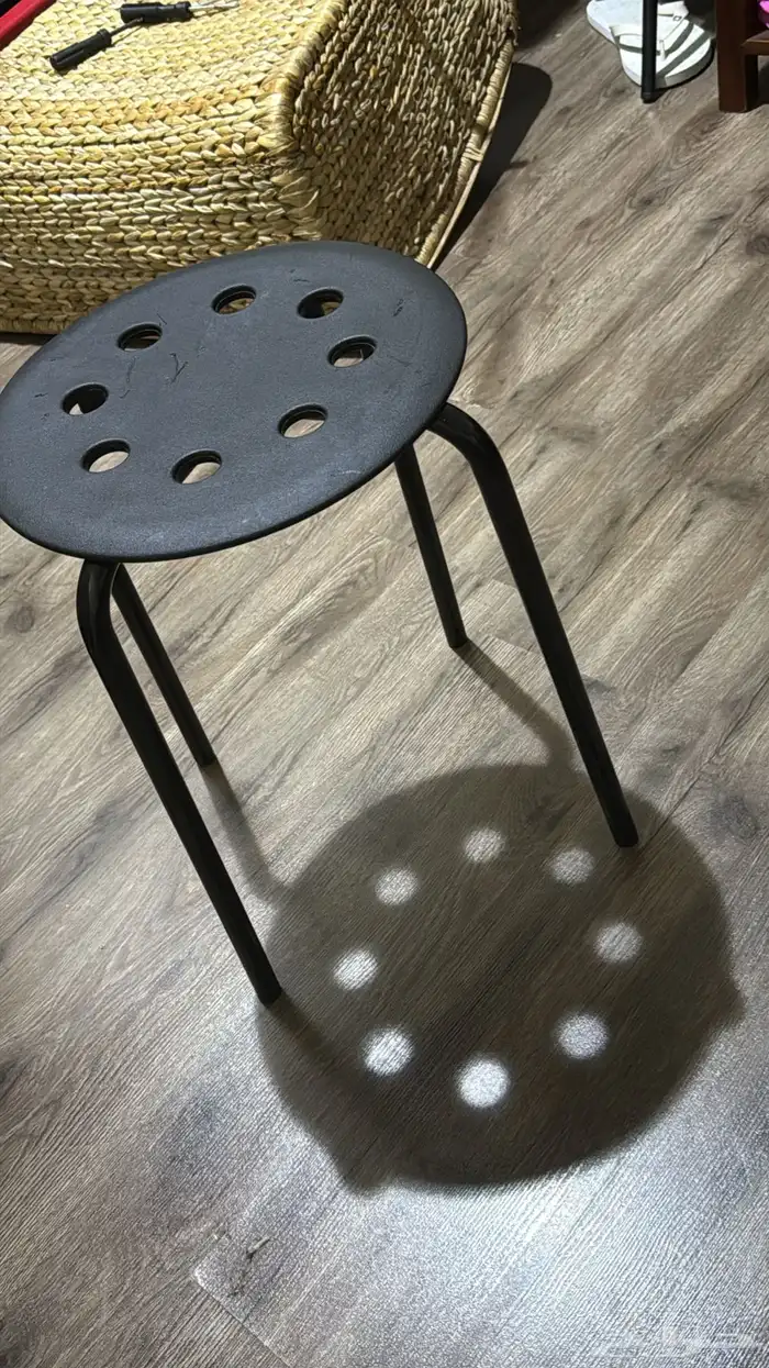 مدخل ايكيا طاولة هوم للبيع ب 200 لوجه لله كرسي مجانا 1